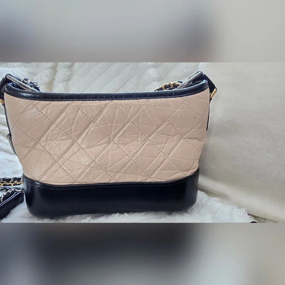 Chanel Gabrielle Small Hobo Bag Beige Black Quilted Calfskin | Two-Tone Chain - Picture 4 of 14
